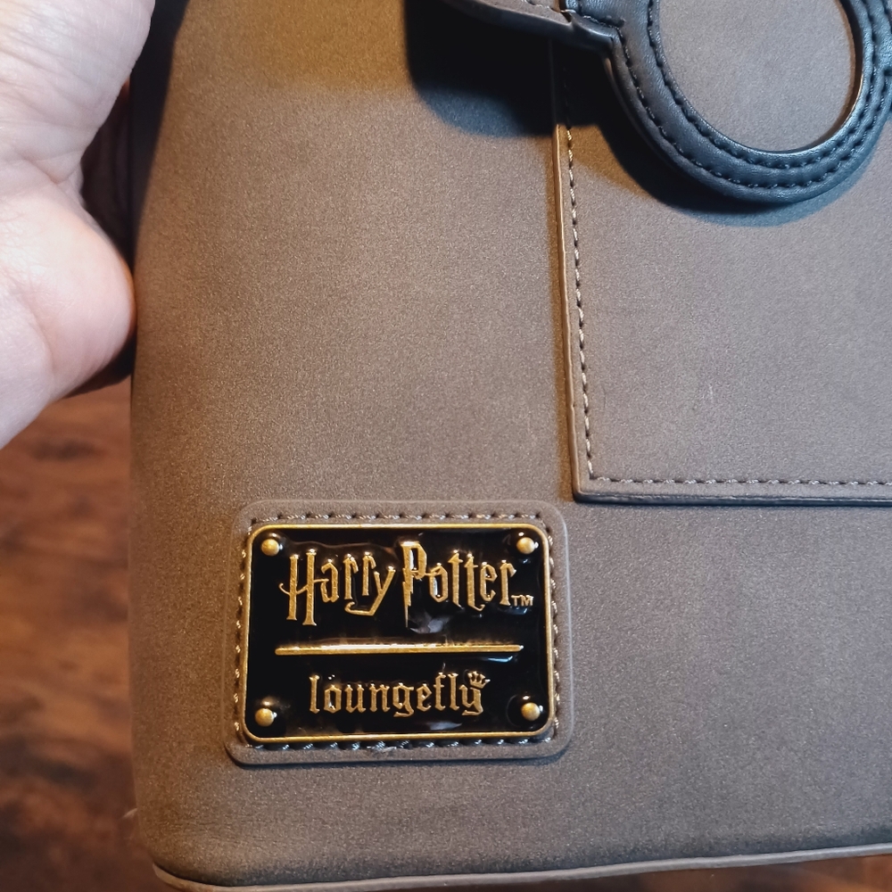 Uber RARE Harry Potter Gryffindor Gray Crossbody Purse Mini Backpack - Picture 3 of 6
